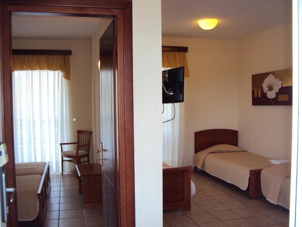 Amalia Aparthotel PalaiónTsiflíkion Rum bild