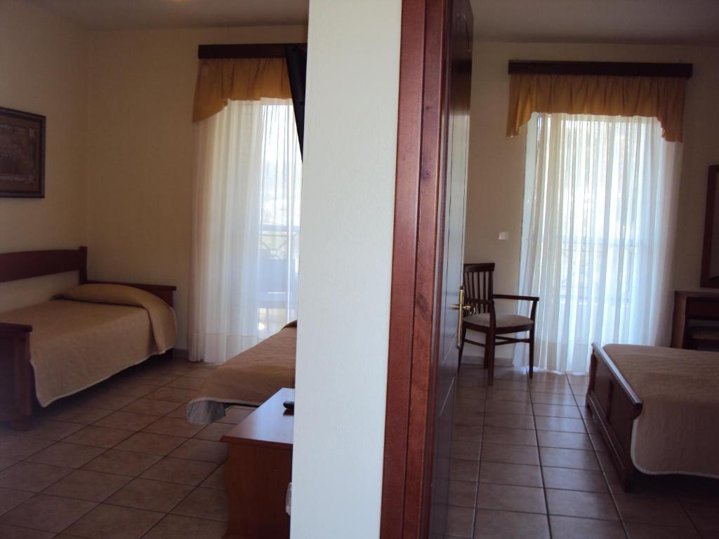 Amalia Aparthotel PalaiónTsiflíkion Rum bild