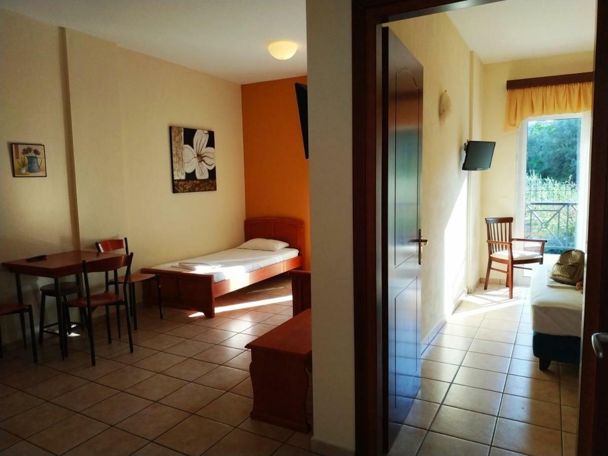 Amalia Aparthotel PalaiónTsiflíkion Exteriör bild