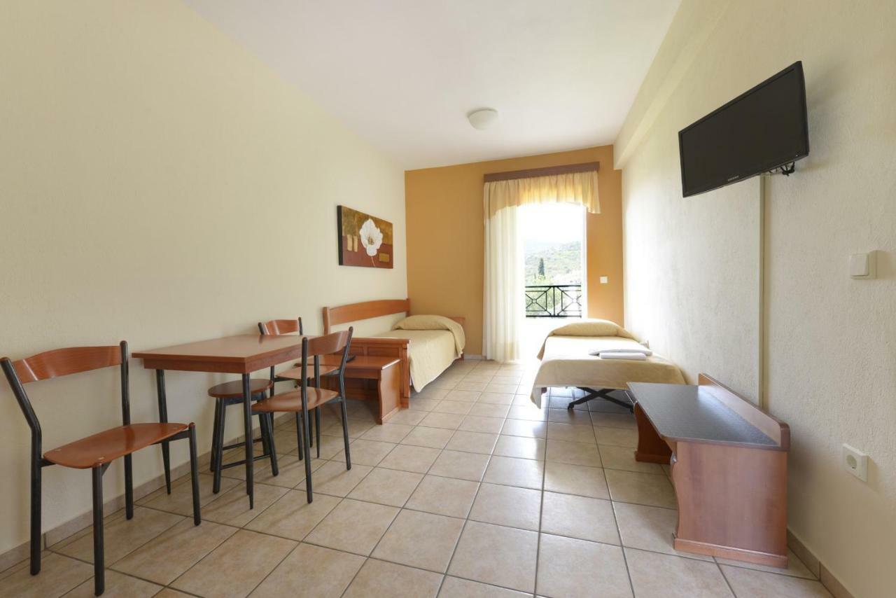 Amalia Aparthotel PalaiónTsiflíkion Exteriör bild