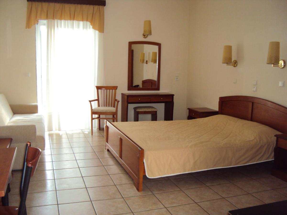 Amalia Aparthotel PalaiónTsiflíkion Rum bild